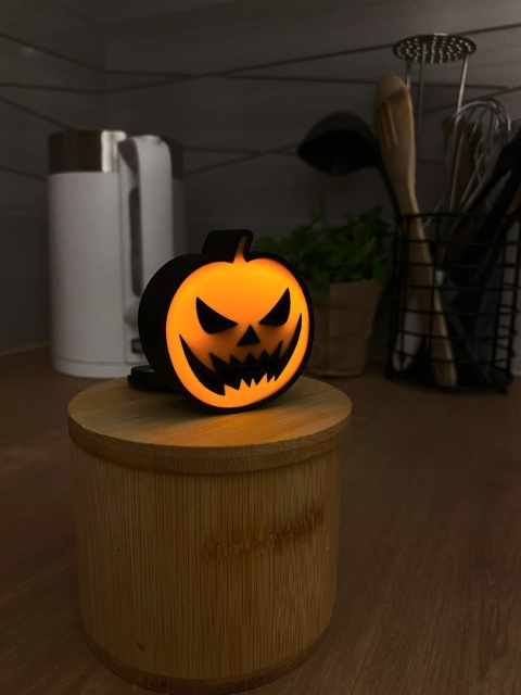 Lampka Halloweenowa – Dynia z podświetleniem LED